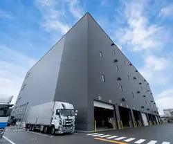 神奈川県愛甲郡愛川町中津の倉庫