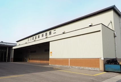富山県高岡市石丸の倉庫