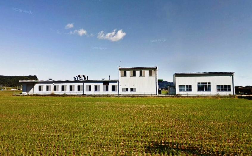 富山県高岡市国吉の倉庫